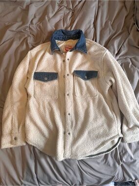 Levi's Cream Sherpa Jacket with Blue Denim Collar and Pockets